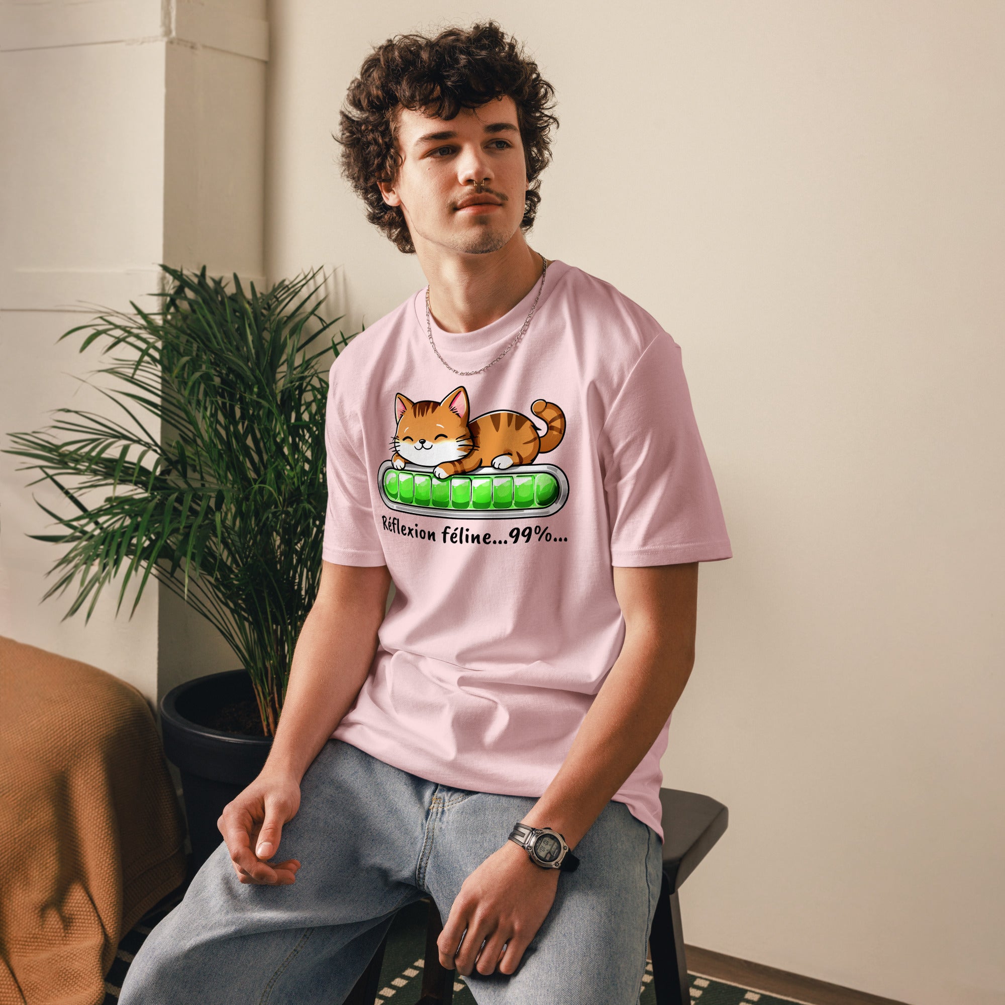 t-shirt-durable-homme-rose-chat-réfléchit