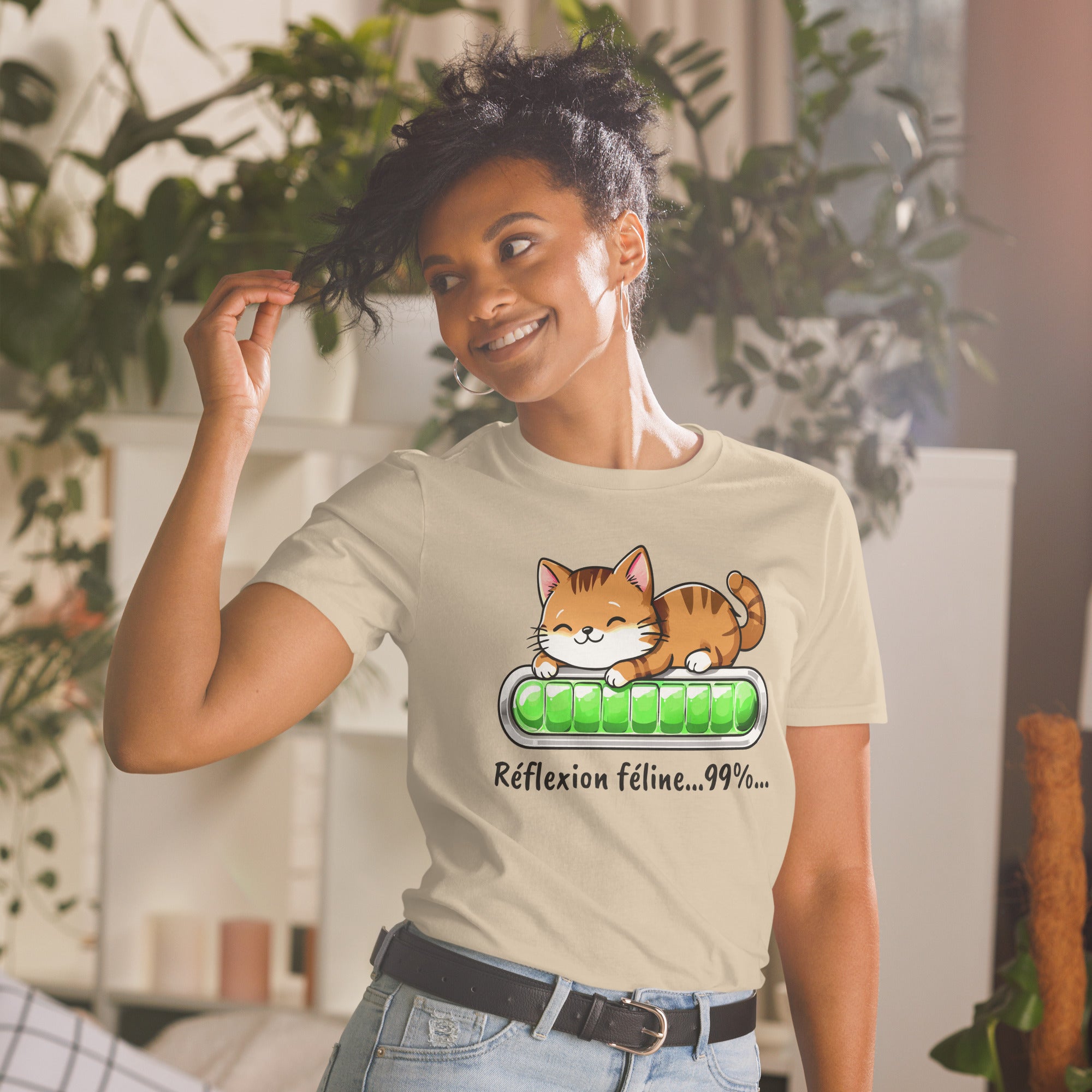 t-shirt-softstyle-femme-beige-chat-réfléchit