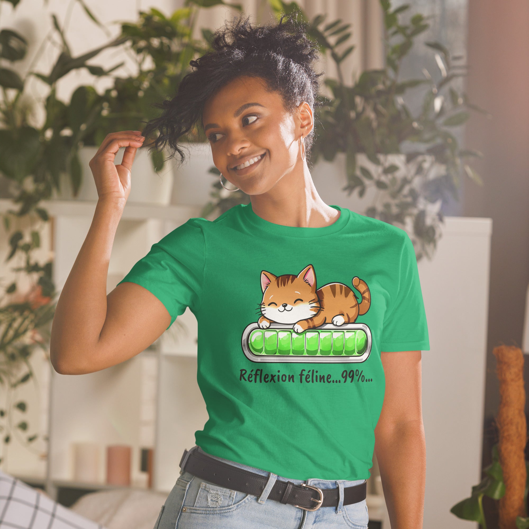 t-shirt-softstyle-femme-vert-chat-réfléchit